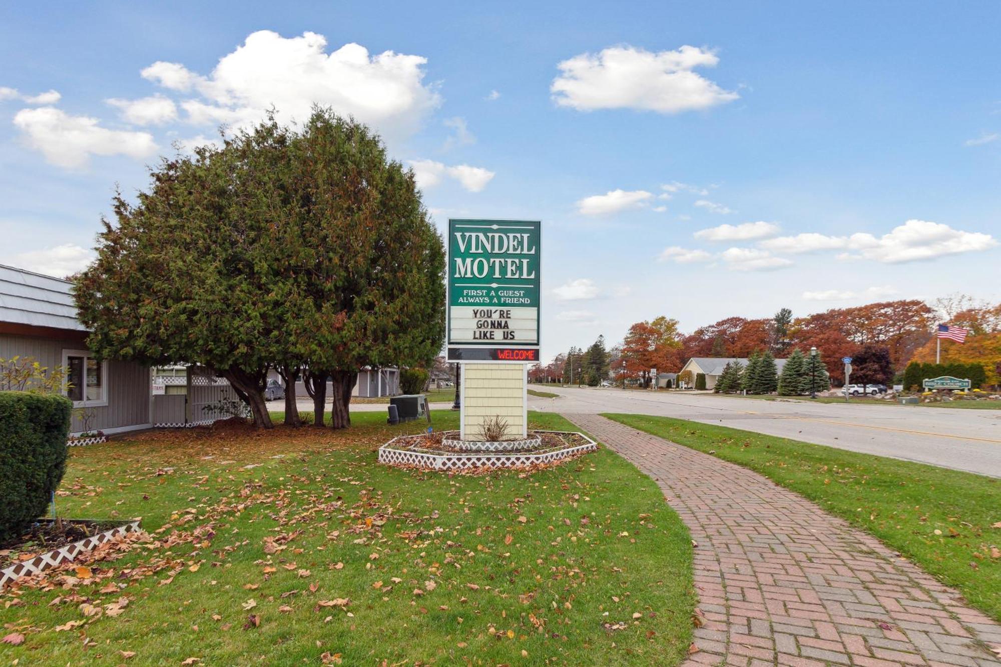 Vindel Motel Mackinaw City Exterior photo