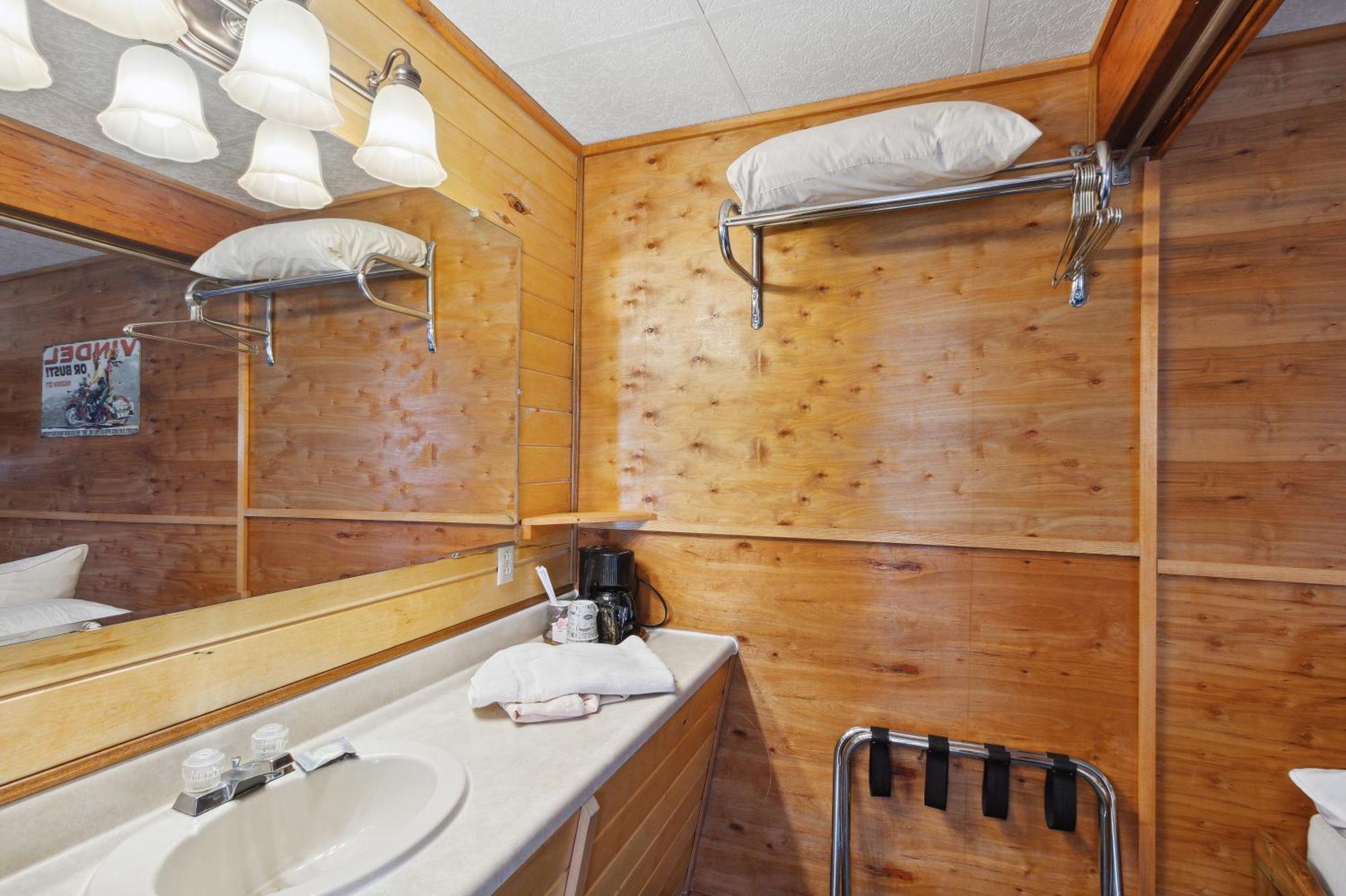 Vindel Motel Mackinaw City Exterior photo