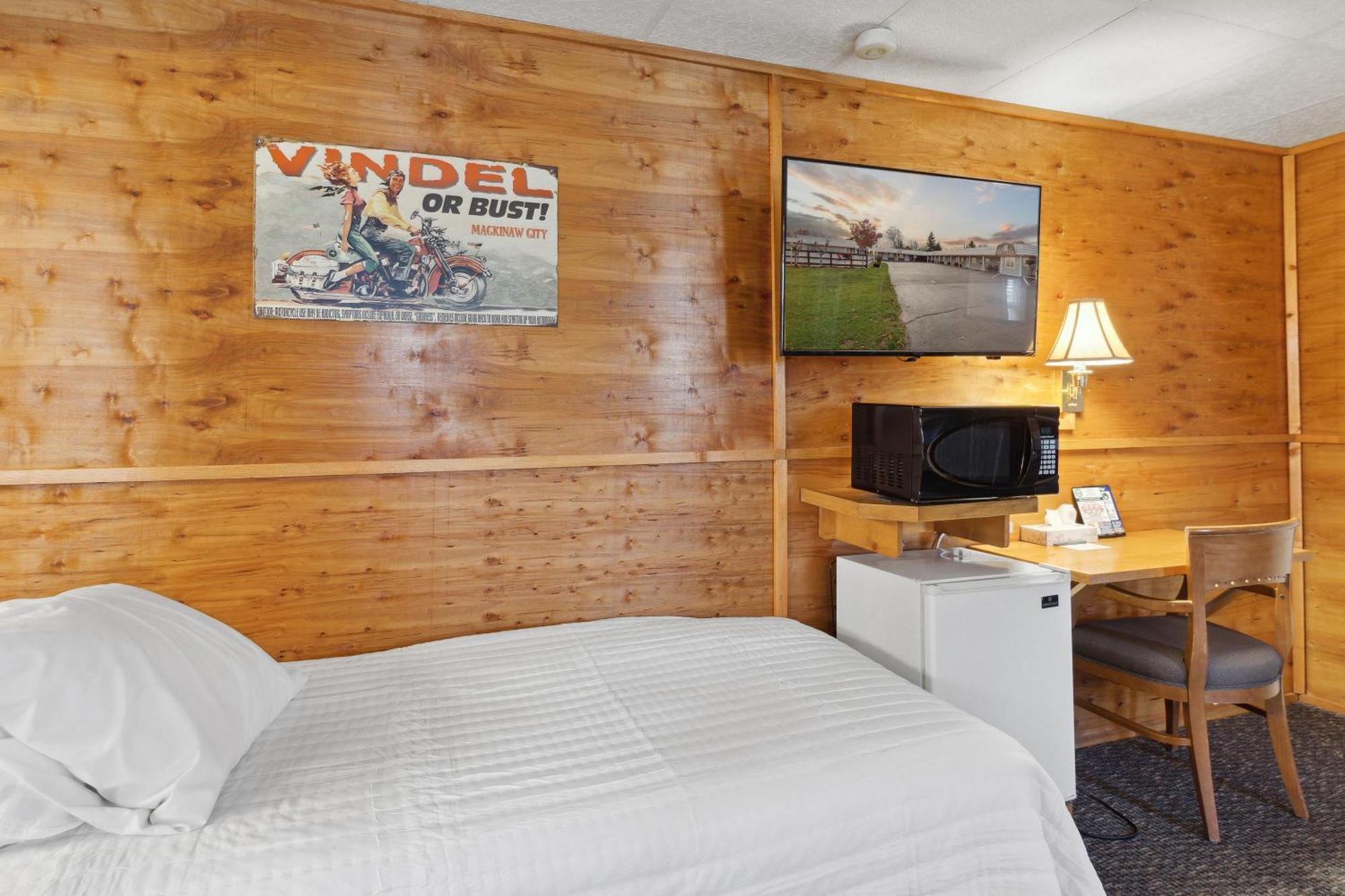 Vindel Motel Mackinaw City Exterior photo