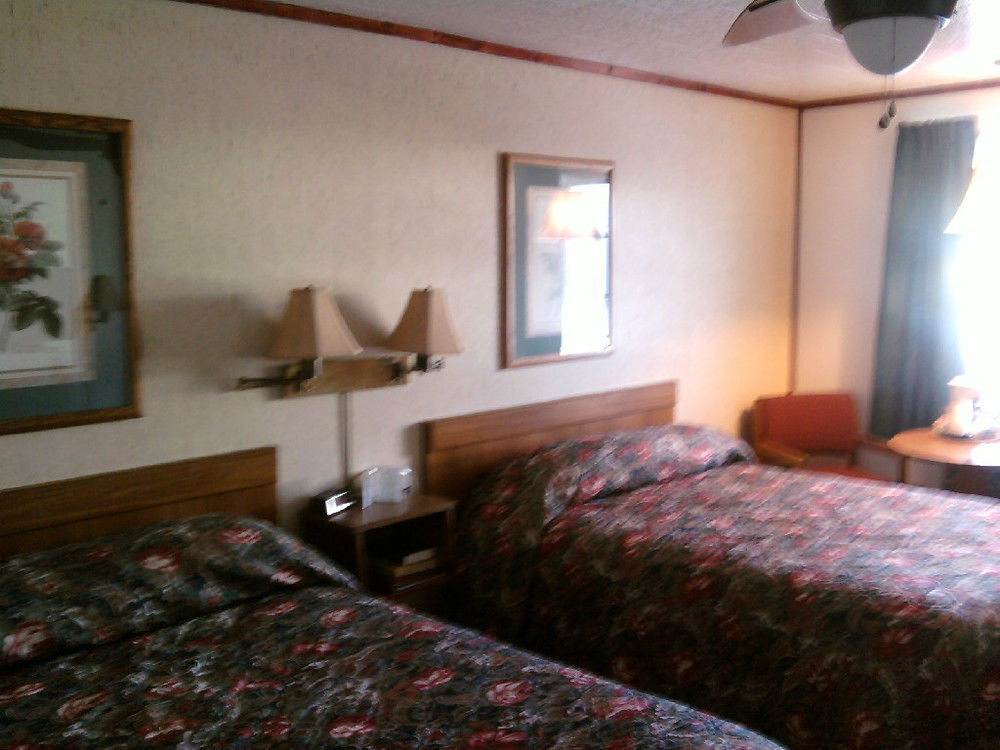 Vindel Motel Mackinaw City Exterior photo