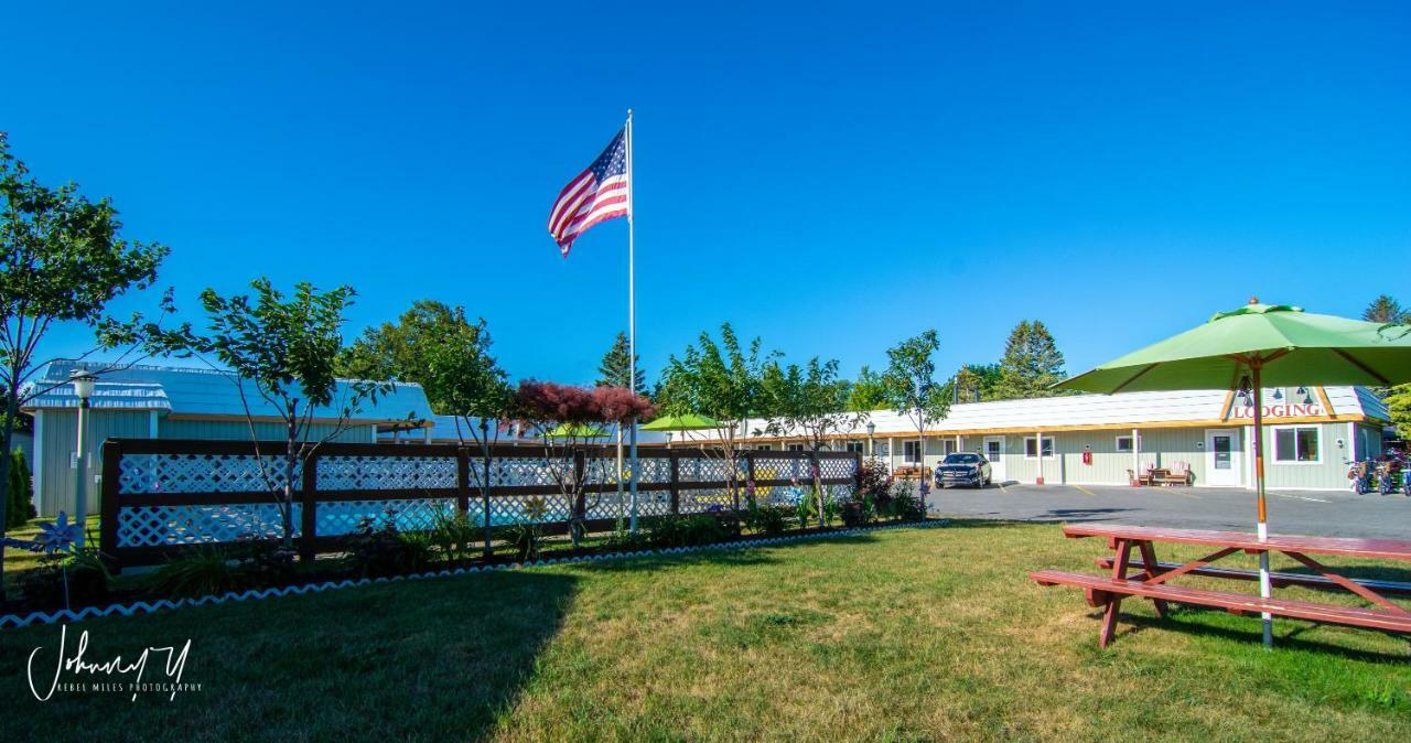 Vindel Motel Mackinaw City Exterior photo
