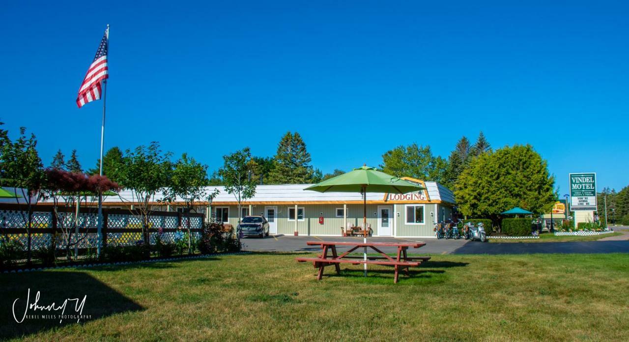 Vindel Motel Mackinaw City Exterior photo