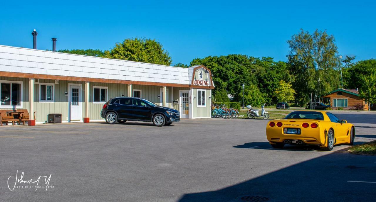 Vindel Motel Mackinaw City Exterior photo